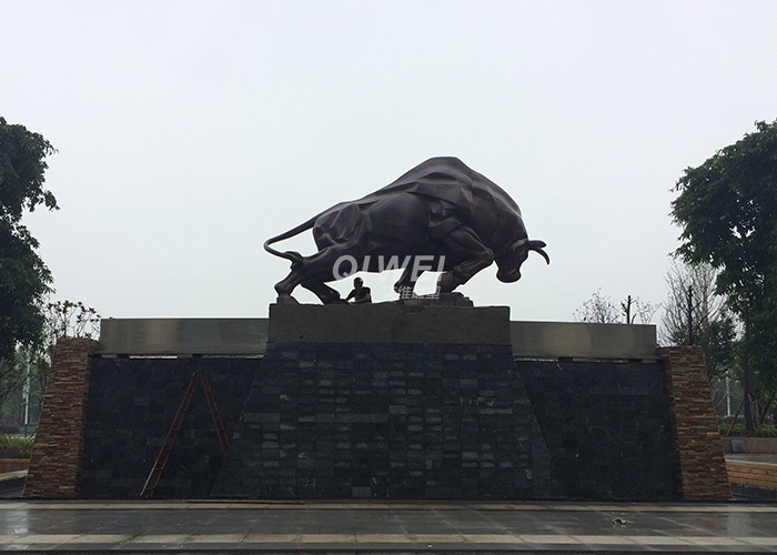 重庆水土 景观雕塑 ——《劲牛》
